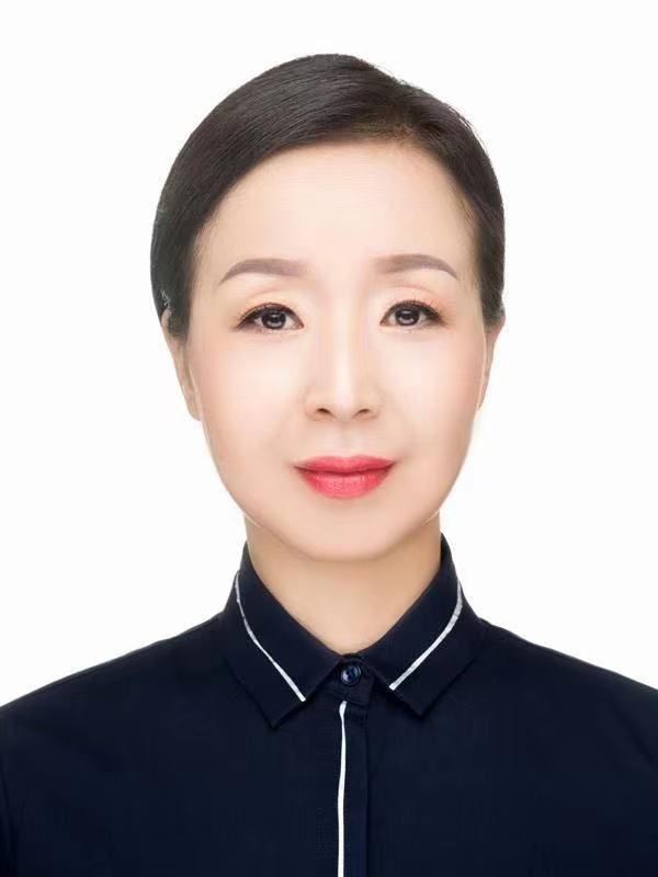 仲莉华.jpeg